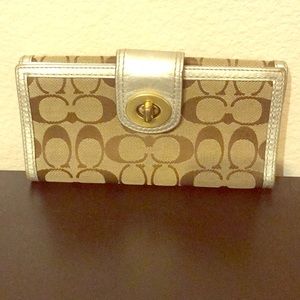 USED COACH WALLET